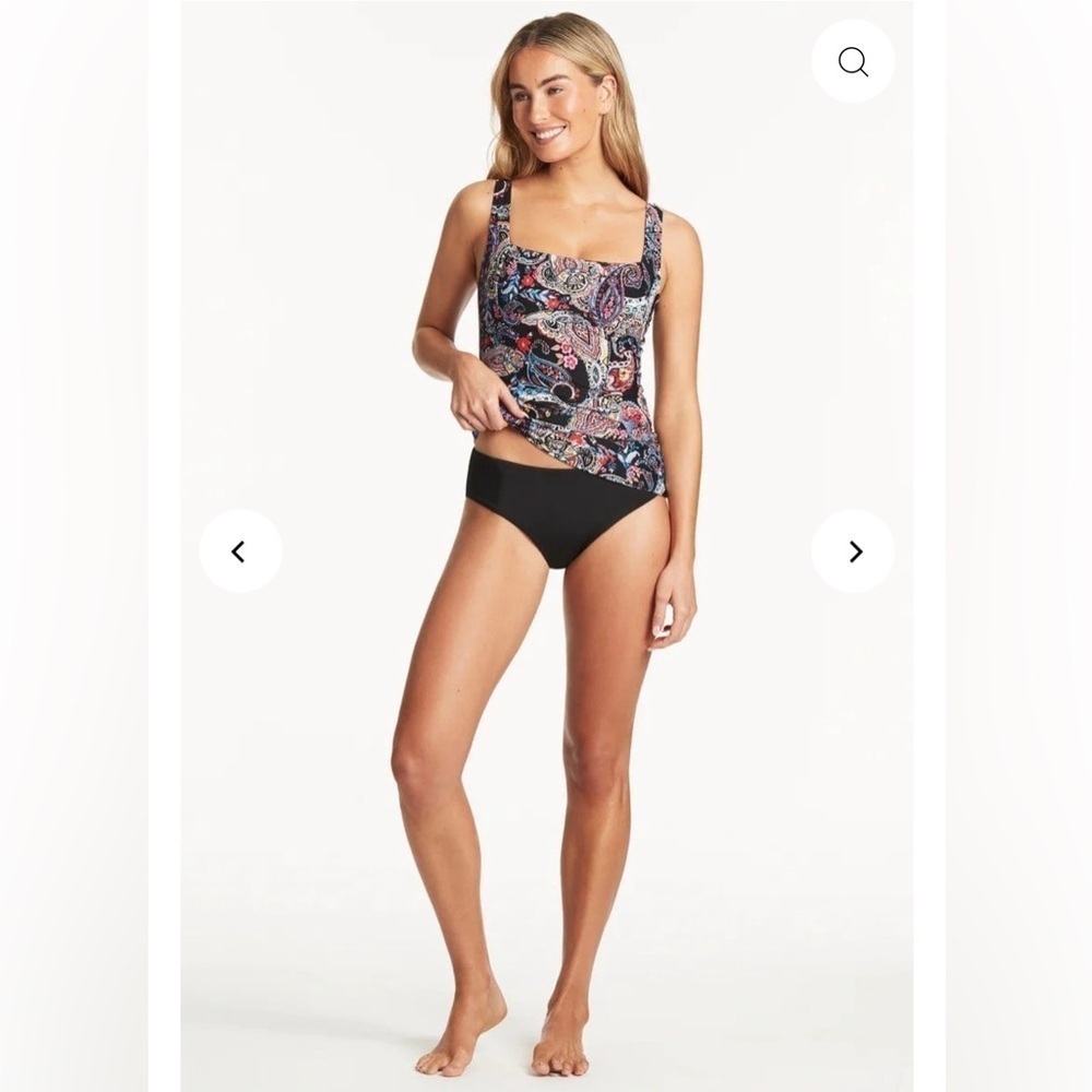 Bohemia Square Neck Singlet
Designer: Sea Level